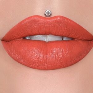 NIB❤️🔥"Kumquat" Jeffree Star Velvet Trap Lipstick💄 SOLD OUT Shade!